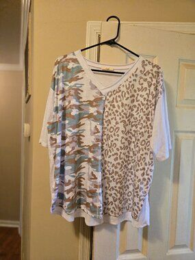 Easel M, NWT whimsical animal print in pastel colors, new from Market